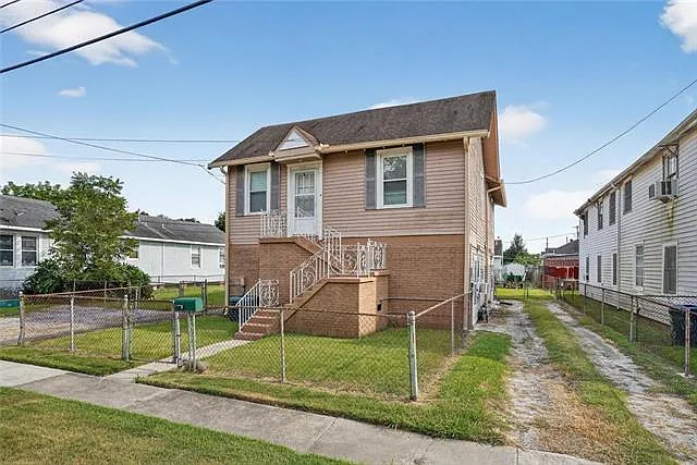 2200 James St #A — Photo 2