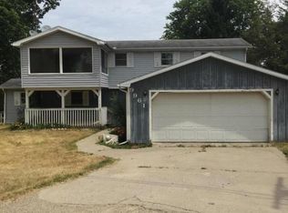 9961 Cobb Lake Rd, Jonesville, MI 49250