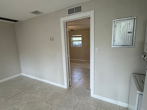 5th image of 700 SW 15th Ave APT 6