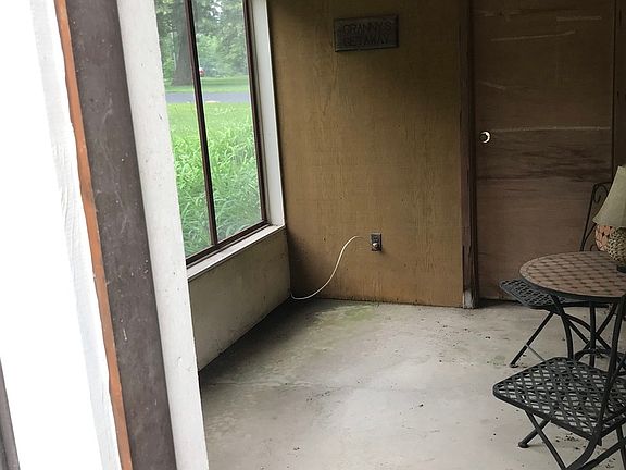 5th image of 797 Holiday Dr
