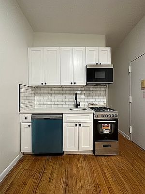2nd image of 404 W 56th St #8A