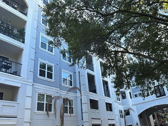 3rd image of 206 E South St