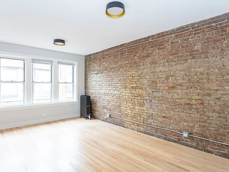 4119 W Belle Plaine Ave #8 — Photo 6