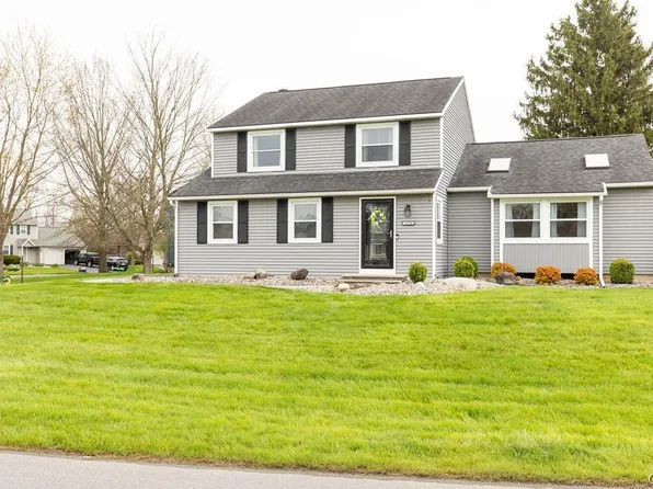 4270 Carmel Dr, Liverpool, NY 13090