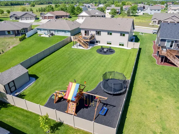 608 Elena Ln, Saint Joseph, MN 56374