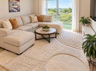 Hillcrest 24, Hollywood, FL 33021