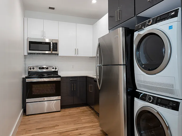 20 E 42nd St #3F — Photo 1