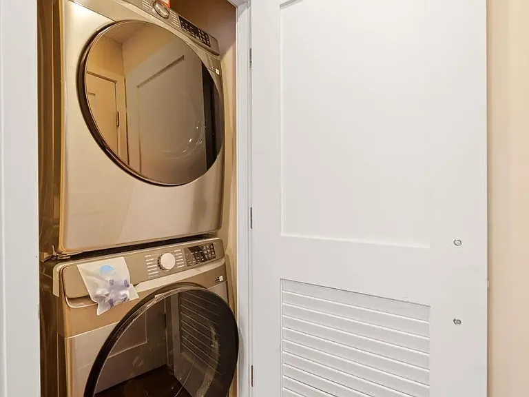 700 W East St #1502 — Photo 37