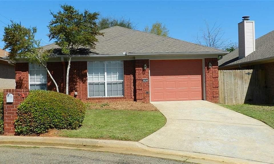 1st image of 2703 Woodhaven Ct