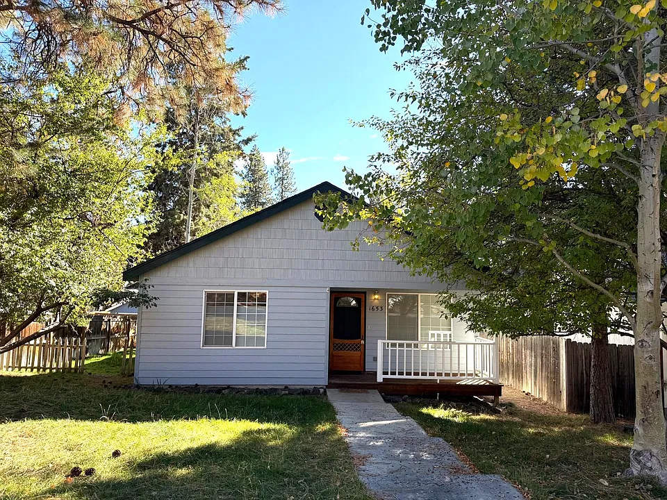 1653 Fresno Ave
