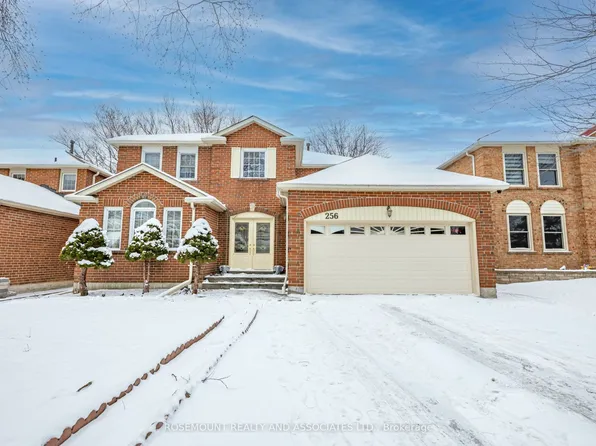 256 Centennial Rd, Toronto, ON M1C 1Z9