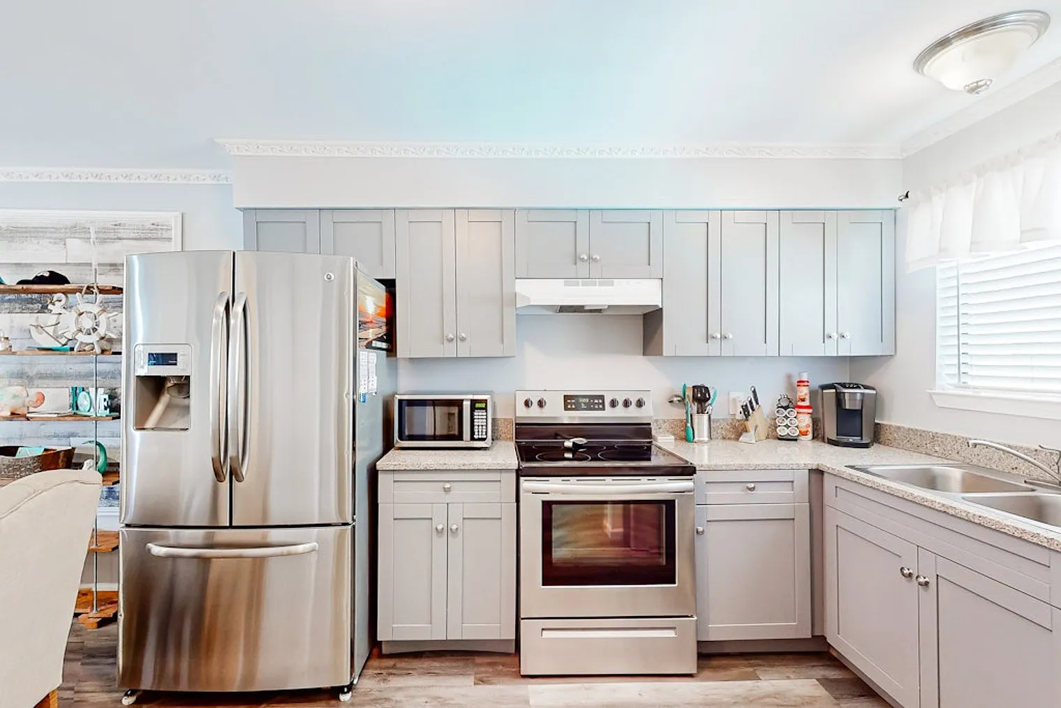 2 bed, 2.0 bath, 893 sqft, $1,935 — Photo 4
