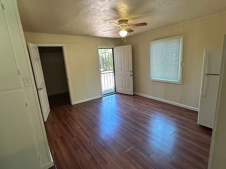 1425 Cherry Ave #4 — Photo 7