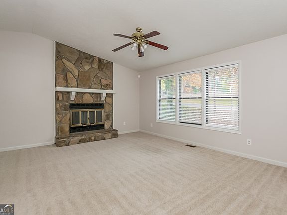 3rd image of 2320 Goodwood Dr SW