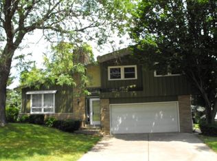 1744 Juniper Cir, South Milwaukee, WI 53172