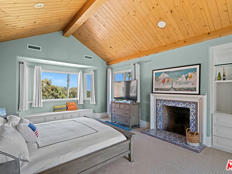 7160 Dume Dr — Photo 21