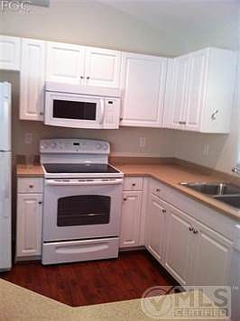 2nd image of 4010 33rd St SW