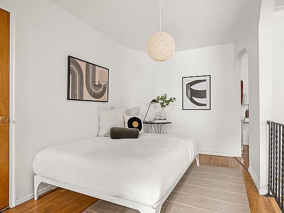 5th image of 210 W 19th St APT 4K
