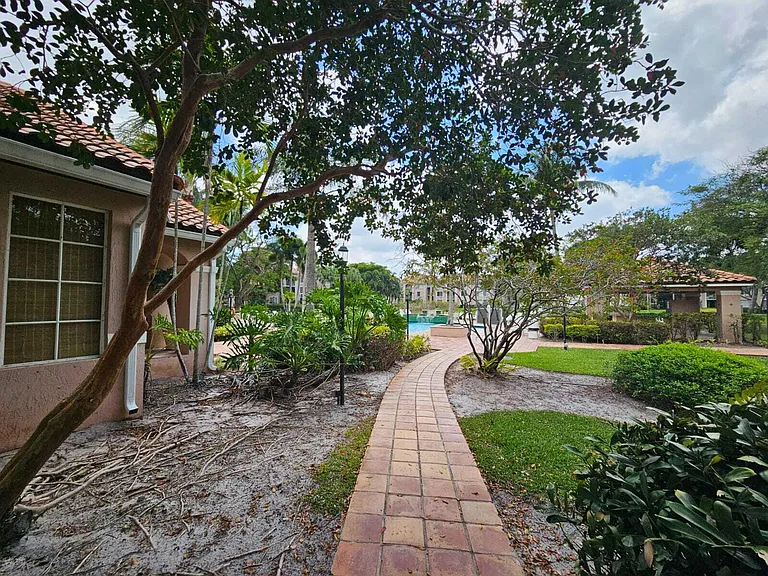 12148 Saint Andrews Pl — Photo 20