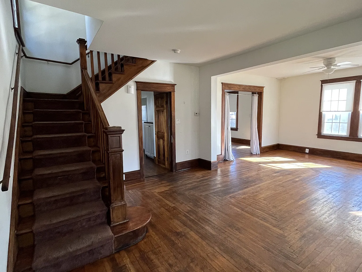 5 bed, 2044 sqft, $3,000 — Photo 4
