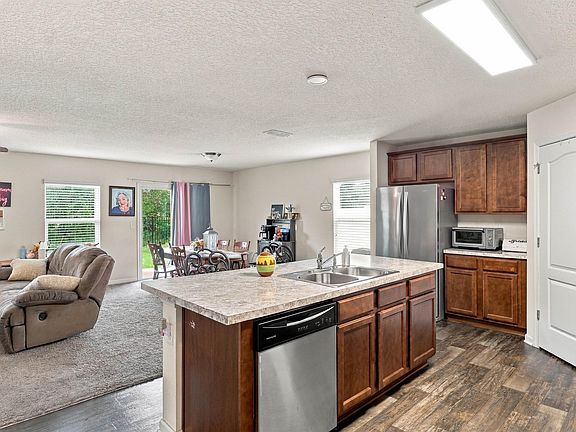 5th image of 156 Green Palm Ct