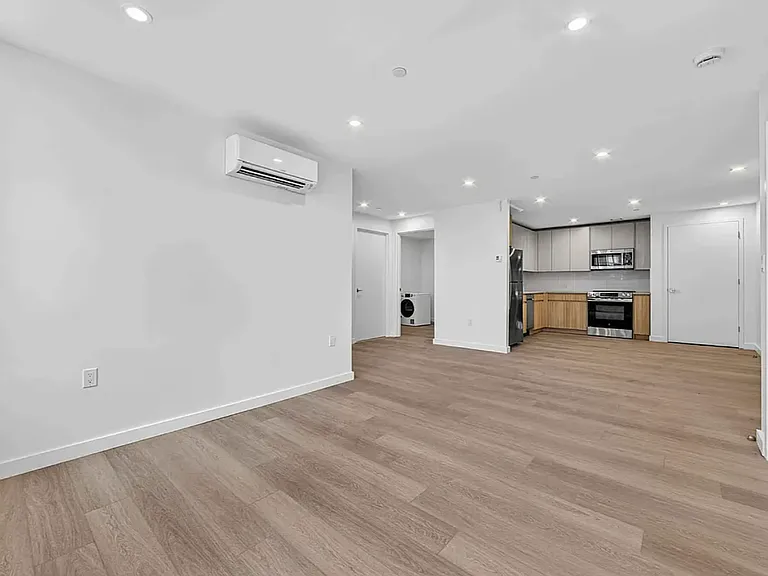 225 E 134th St #5I — Photo 8