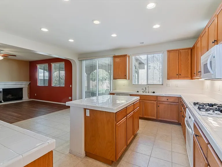 4821 W Avenue J4 — Photo 3