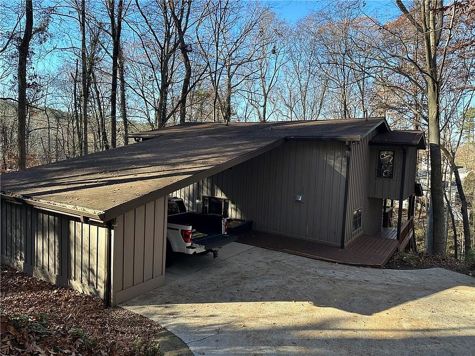 1st image of 362 Theresa Ct
