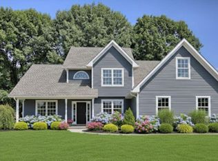 10 Rolling Meadow Rd, Lebanon, PA 17046