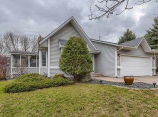 9419 Knighton Rd, Woodbury, MN 55125