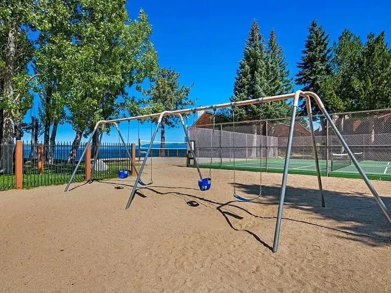 314 Beach Dr — Photo 41