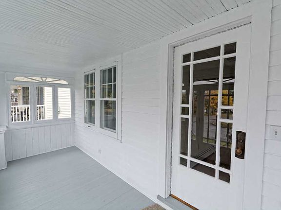 4th image of 35 Rankin Ave