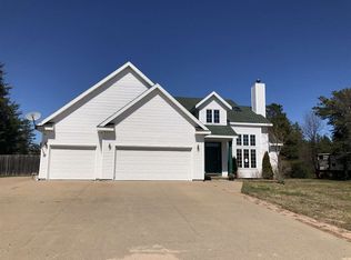 158 Ridgewood Dr, Marquette, MI 49855