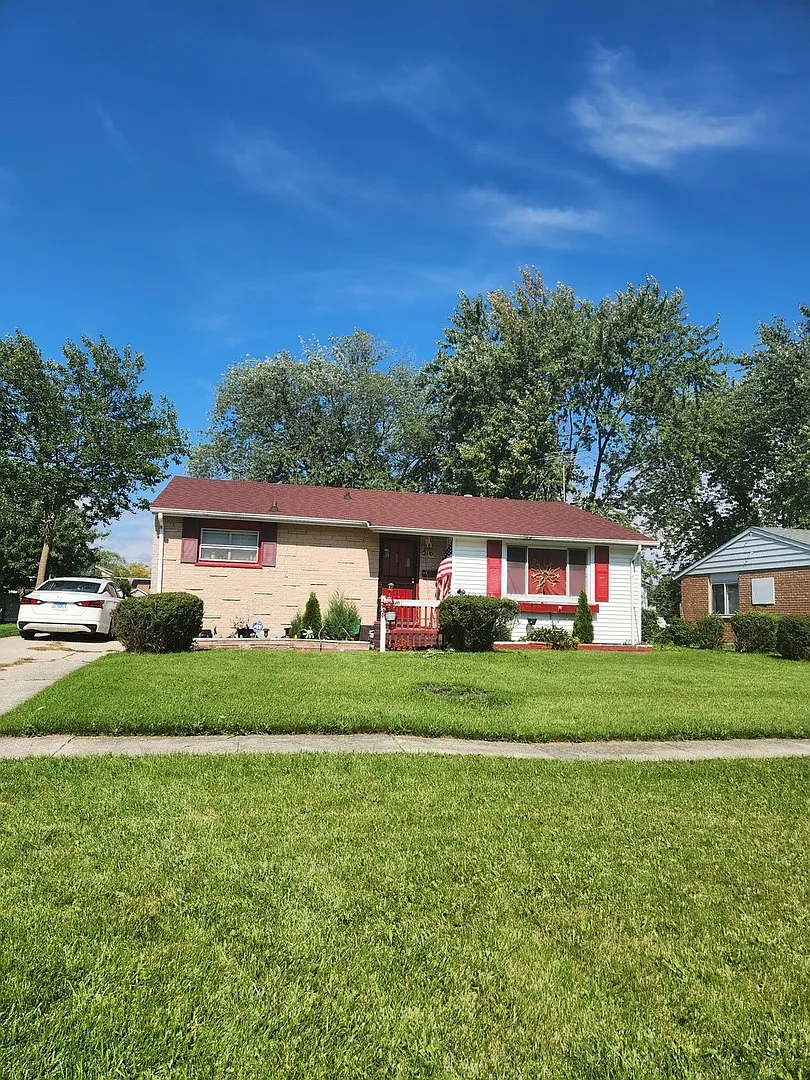 516 Hickok Ave photo 1