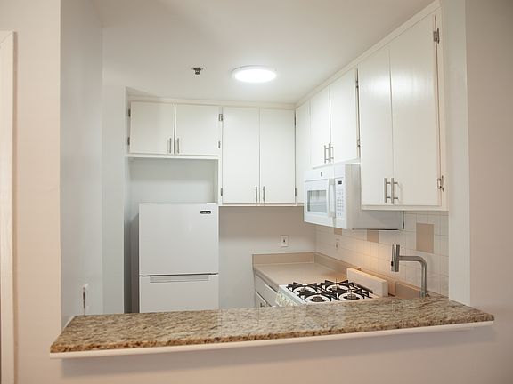 4th image of 1132 N Cahuenga Blvd Unit 4
