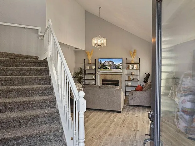 1601 Barkley Ln — Photo 4