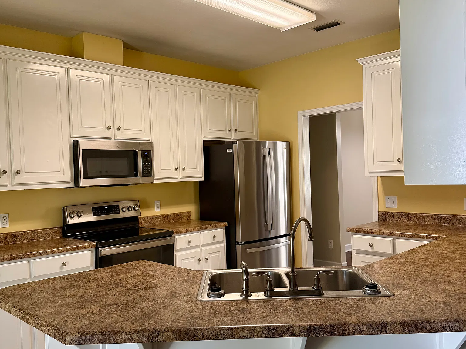3 bed, 1807 sqft, $2,000 — Photo 4