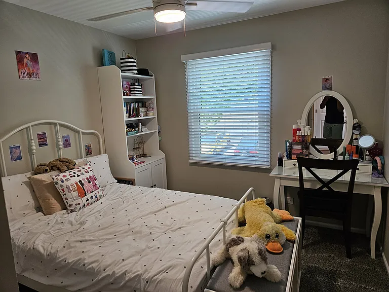 Guest bedroom
