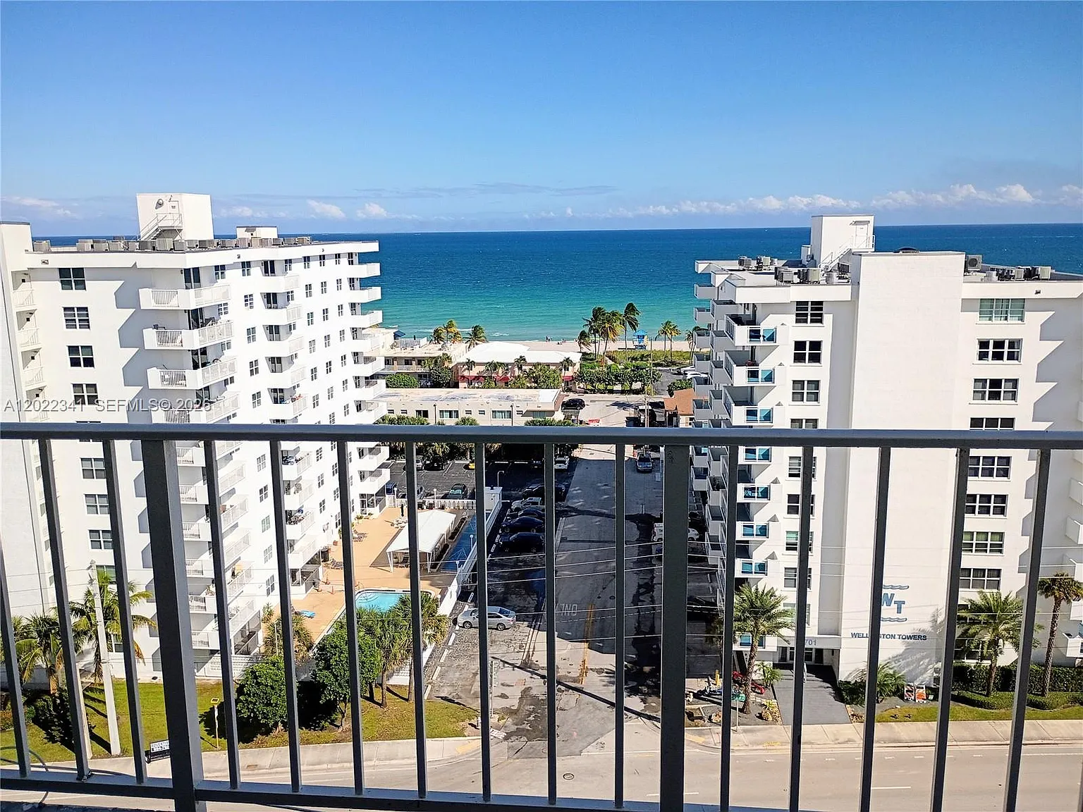 1410 S Ocean Dr — Photo 1