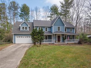 26 Glen Crest Dr, Arden, NC 28704