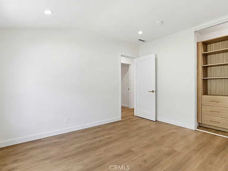 5440 Alcove Ave — Photo 23