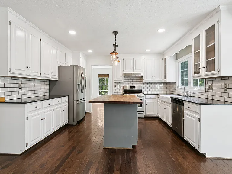 3517 Mott Ln — Photo 10