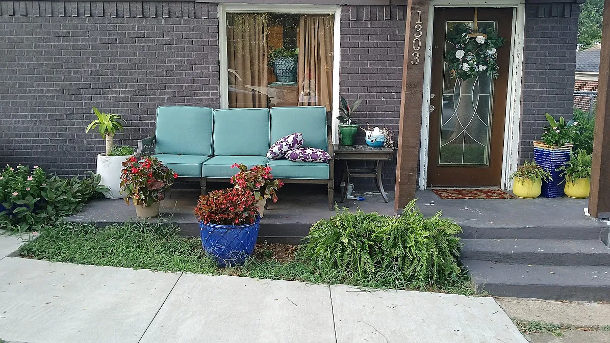 1303 E. Myrtle Street #1 - Section 8 ok — Photo 1