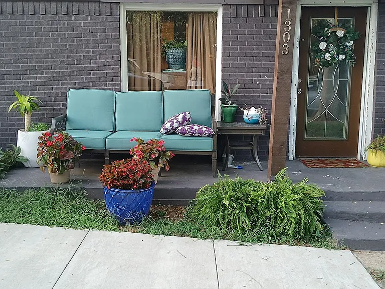 1303 E Myrtle St #A — Photo 1