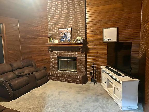 4th image of 14465 Riverview Dr