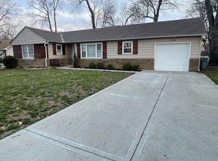 7800 W 67th St, Overland Park, KS 66202