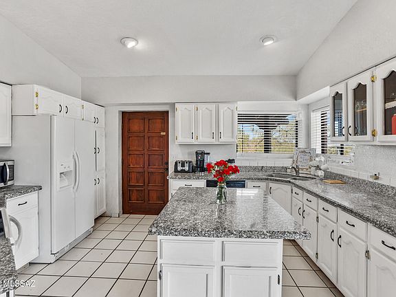 4th image of 3110 W Camino Del Yucca