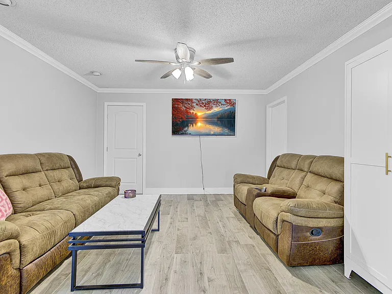 5893 Cassandra Ct — Photo 7