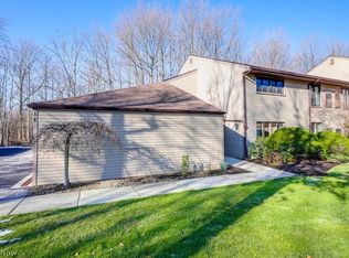 16565 Wren Rd APT 2B, Chagrin Falls, OH 44023