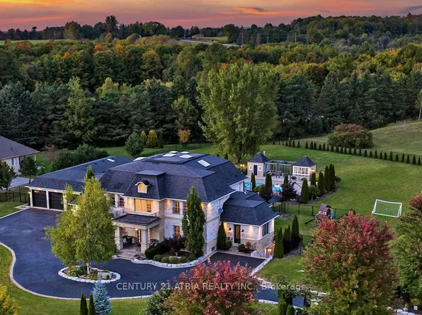 111 Lake Woods Dr, Whitchurch Stouffville, ON L4A 1P1